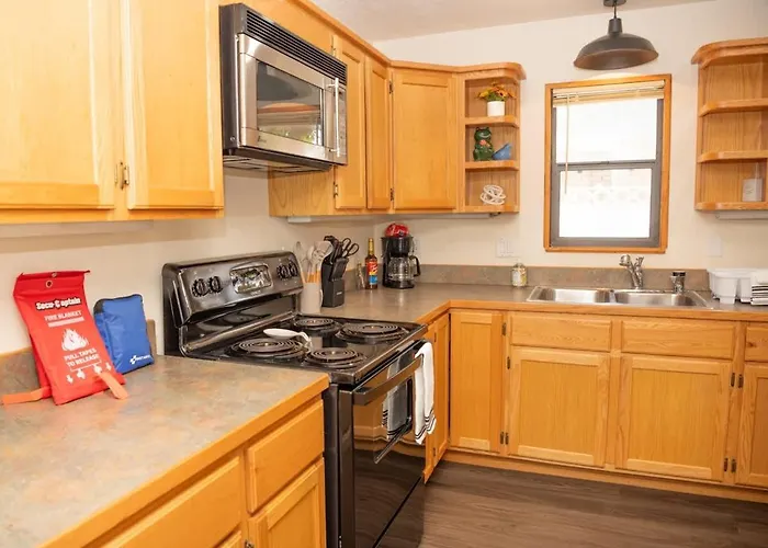 Fall 2025 Remodeled Family Retreat 15ppl Сasa de vacaciones Page